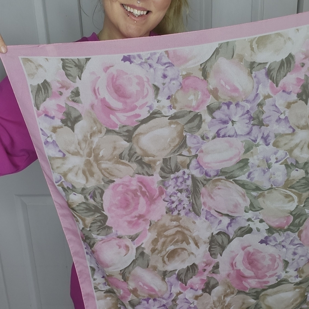 CYBÈLE MADE IN ITALY FLORAL SCARF - Picture 4 of 6